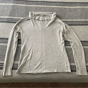 Women’s XS Converse One Star Sweater with Turtle Neck Cowl in Light Grey